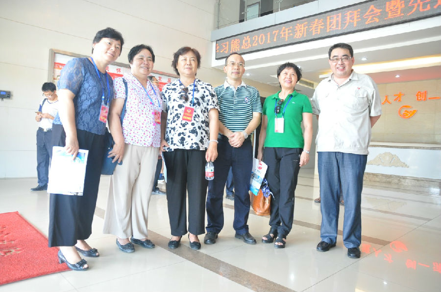 自治區(qū)政協(xié)委員、玉林市政協(xié)主席梁偉江一行到我司現(xiàn)場調(diào)研