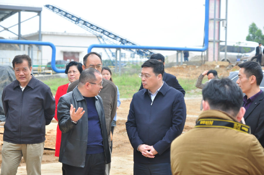 玉林市市長韋韜一行蒞臨廣西銀億公司調研