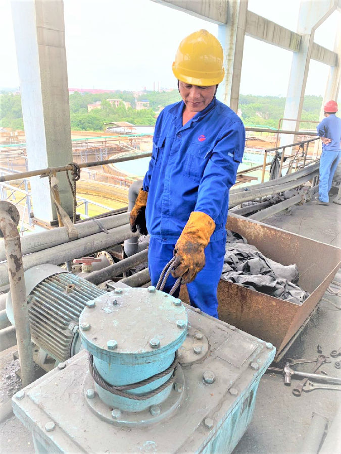 勤勉奮斗創(chuàng)佳績，匠心卓越樹新風(fēng)